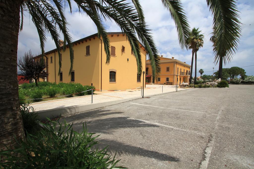 Country House Il Ponte Alba Adriatica Exteriör bild